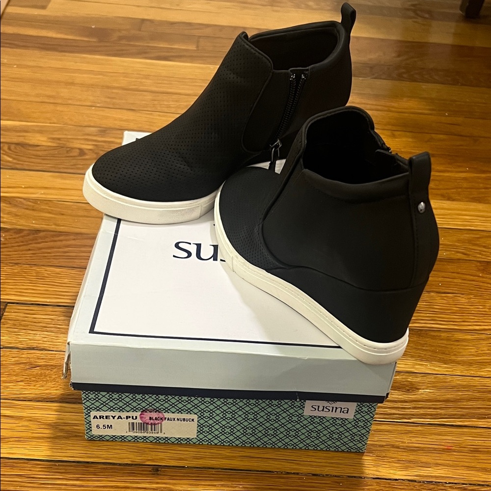 Susina Black Wedge Ankle Boots